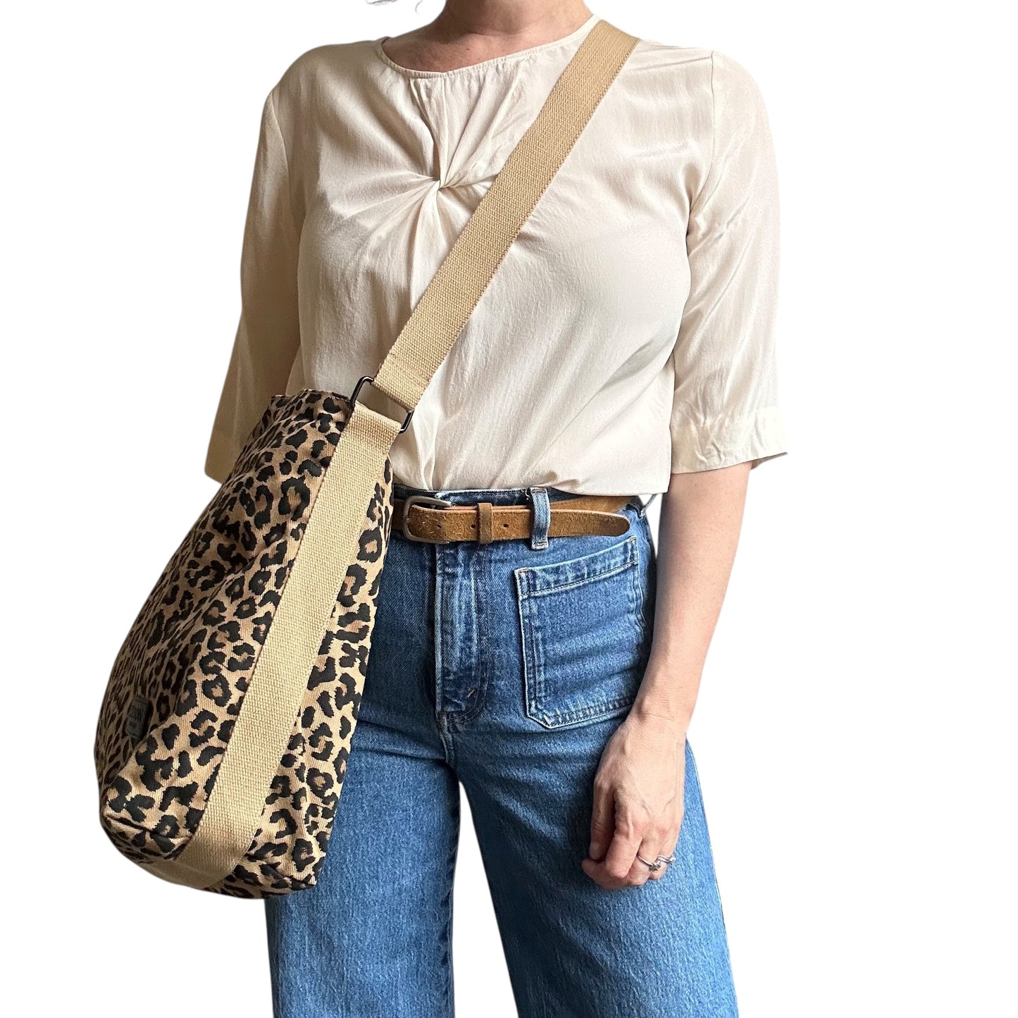 Portland messenger bag - sand leopard print
