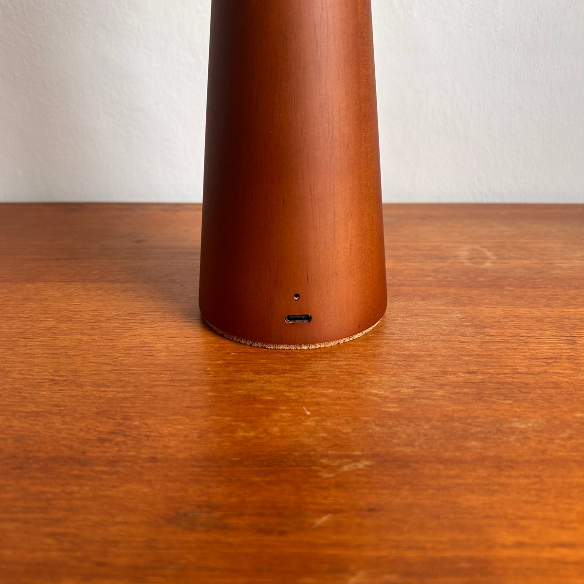 Smooth Teak style rechargeable touch lamp with rope shade