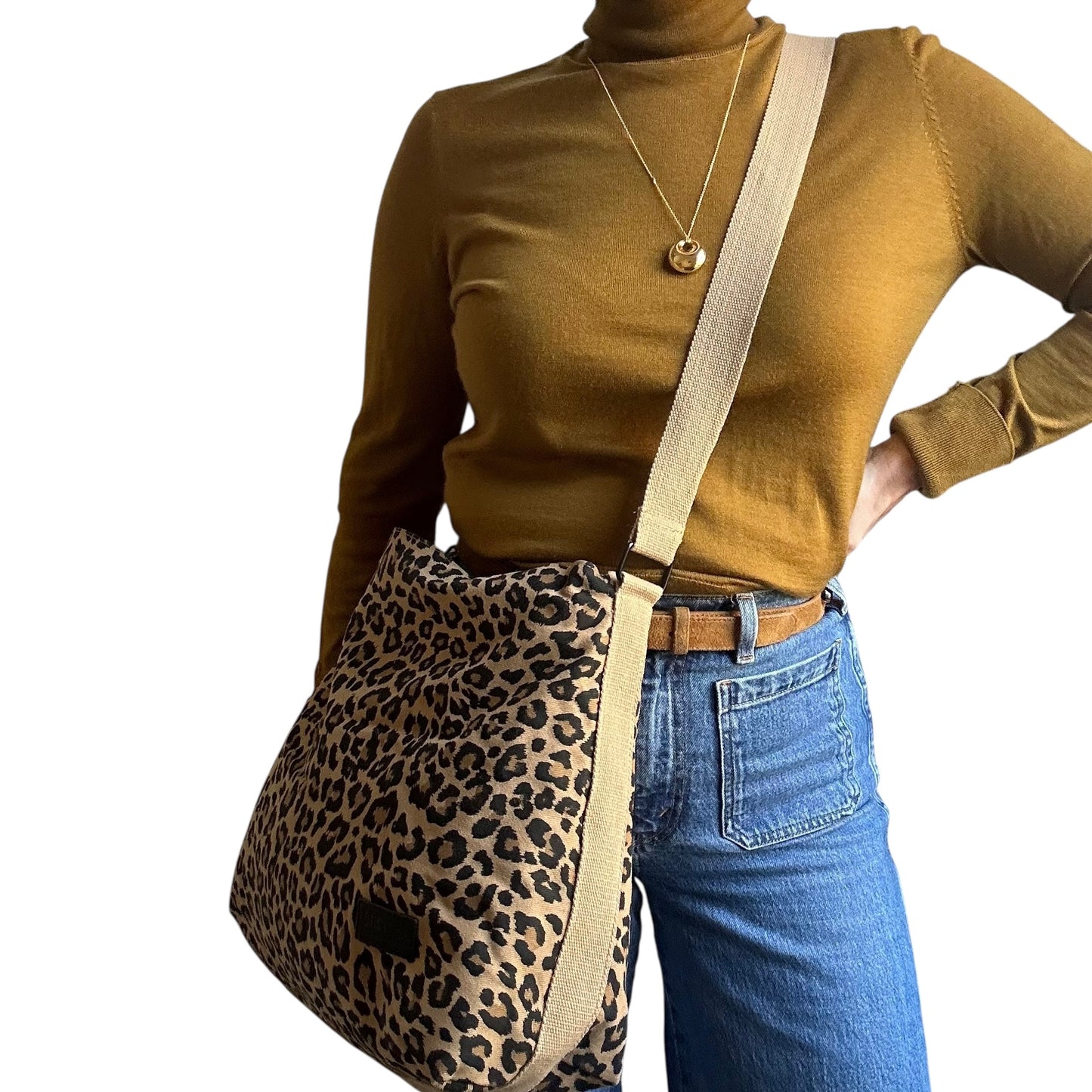 Portland messenger bag - sand leopard print